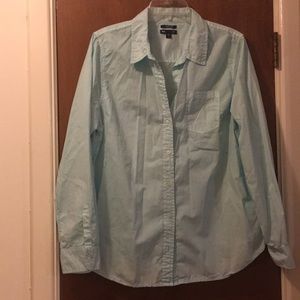 Button up Gap shirt